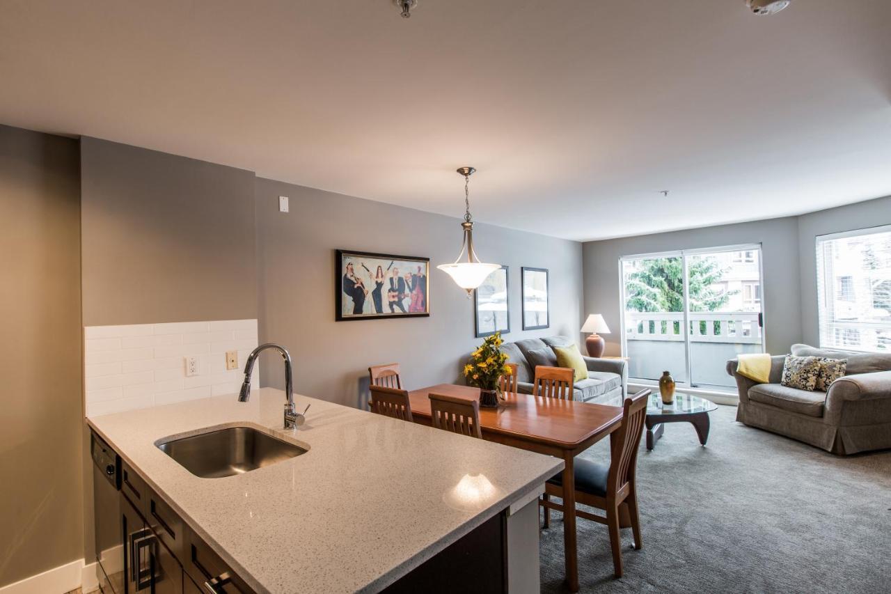 Whistler Blackcomb Vacation Rentals - Village North Luaran gambar