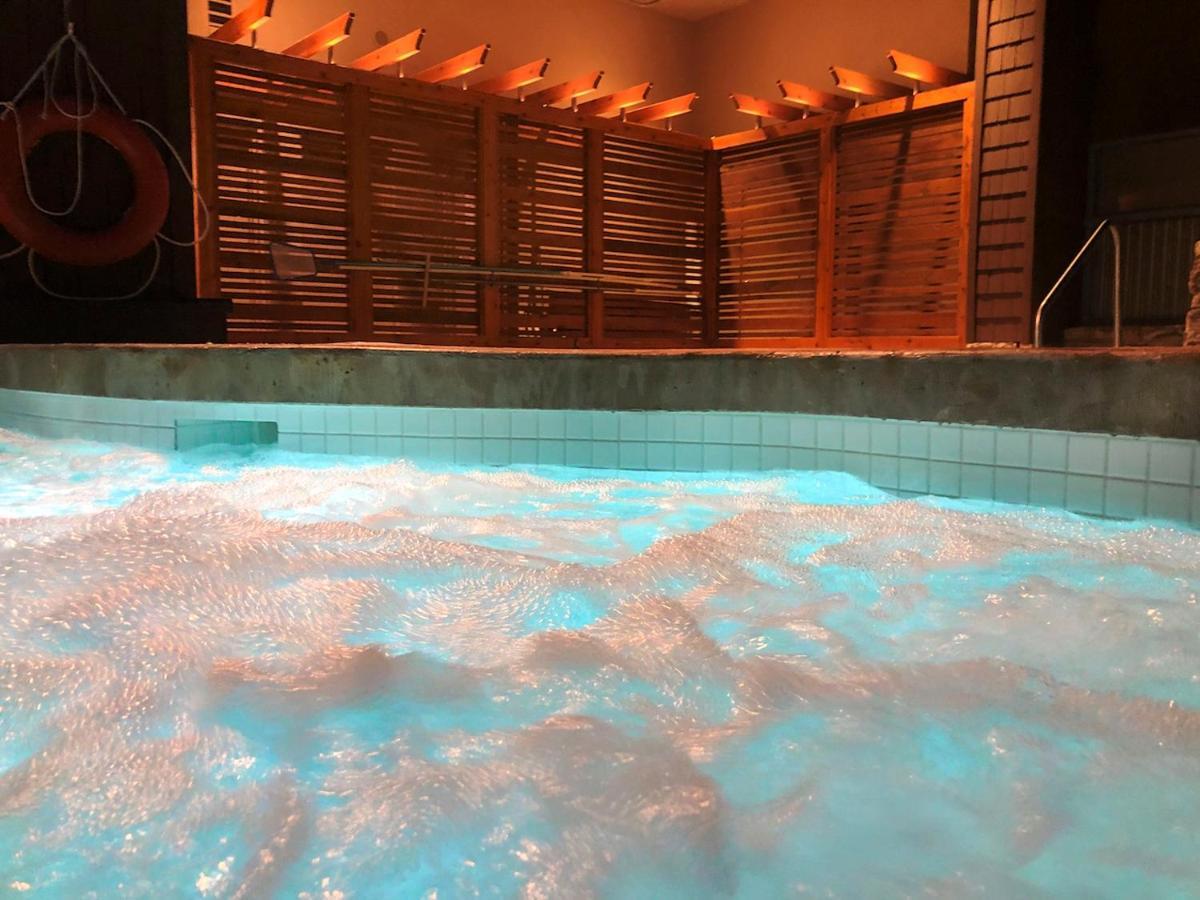 Whistler Blackcomb Vacation Rentals - Village North Luaran gambar
