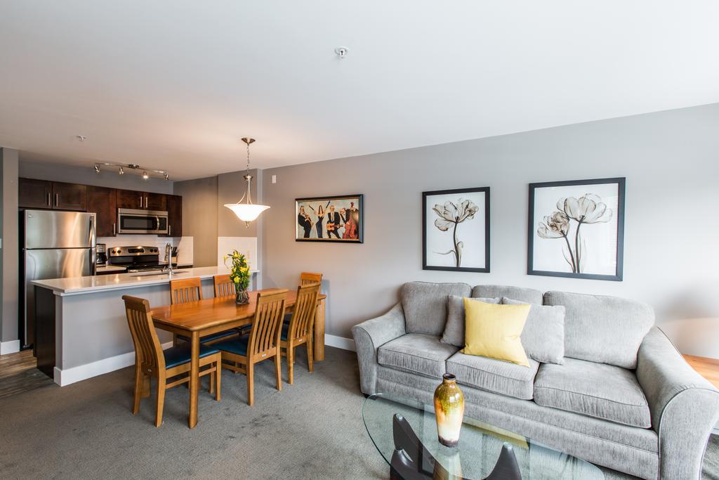 Whistler Blackcomb Vacation Rentals - Village North Luaran gambar