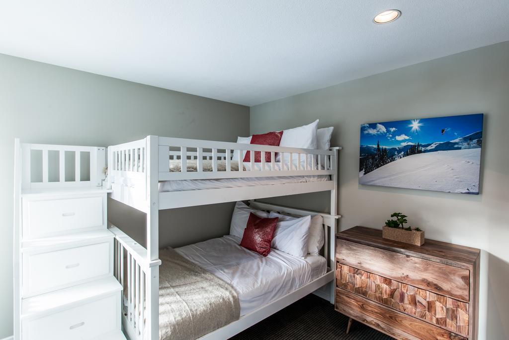 Whistler Blackcomb Vacation Rentals - Village North Luaran gambar