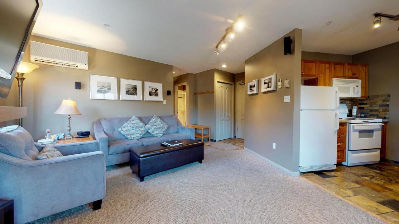 Whistler Blackcomb Vacation Rentals - Village North Luaran gambar