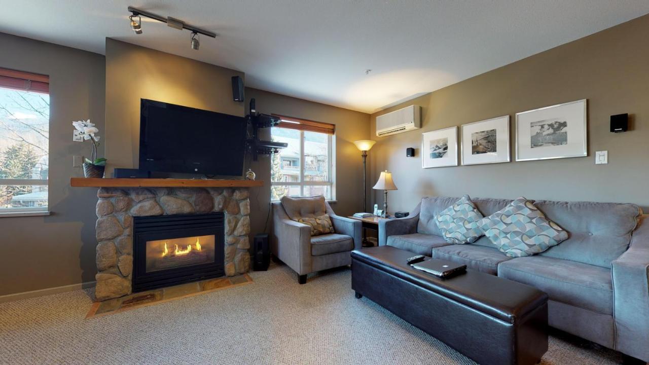 Whistler Blackcomb Vacation Rentals - Village North Luaran gambar